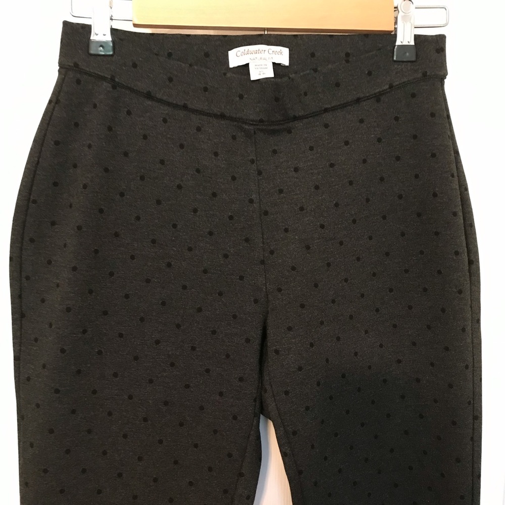 Coldwater Creek Pants/Leggings. New w/o tags, grey dot, size da
